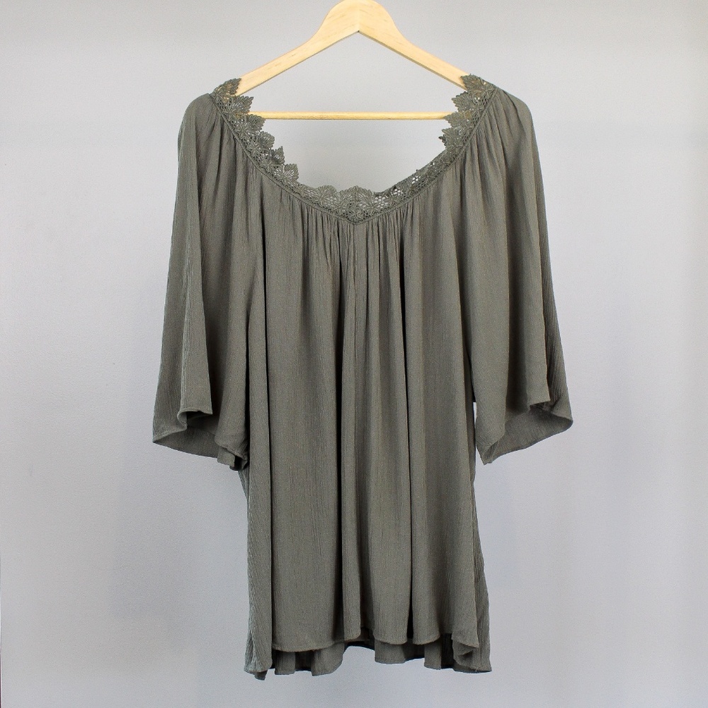 a.n.a Lace Trim Top